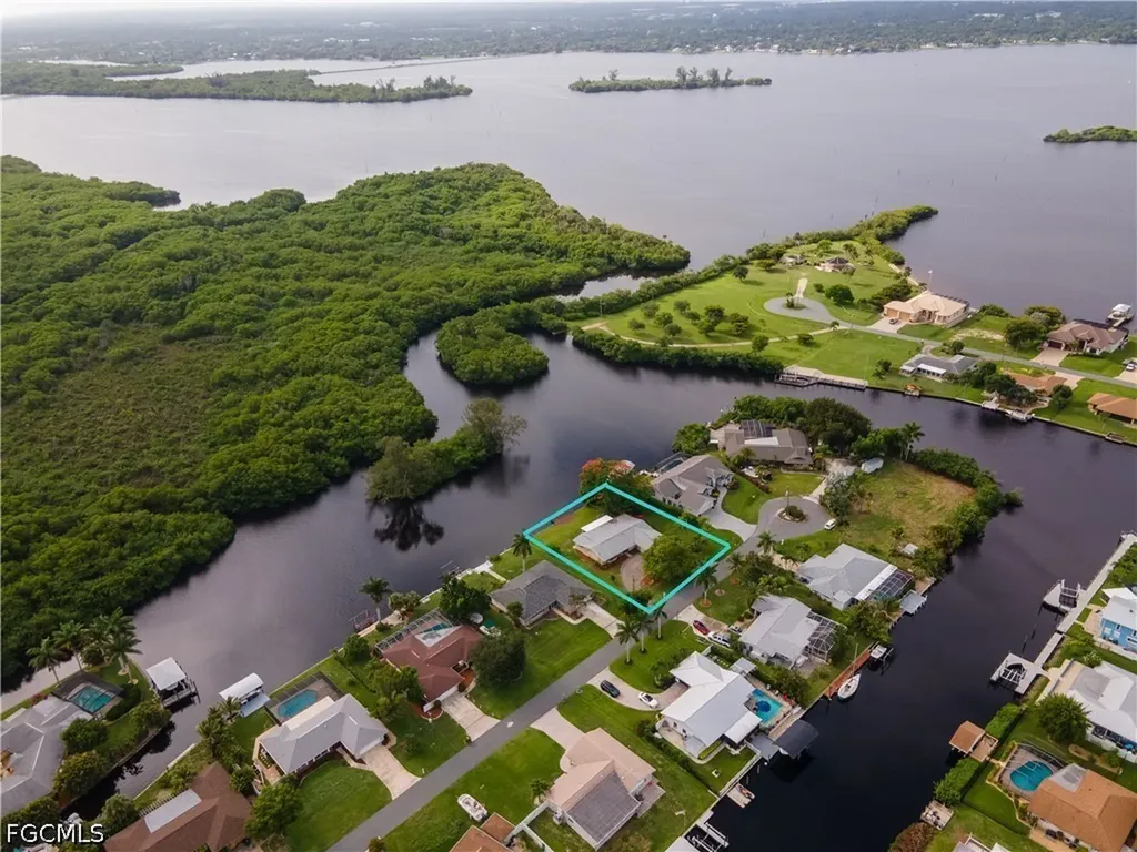 2160 Channel Way North Fort Myers FL 33917