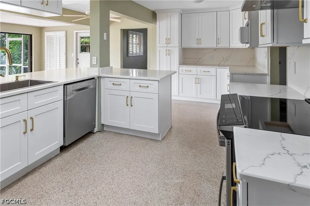 2160 Channel Way North Fort Myers FL 33917