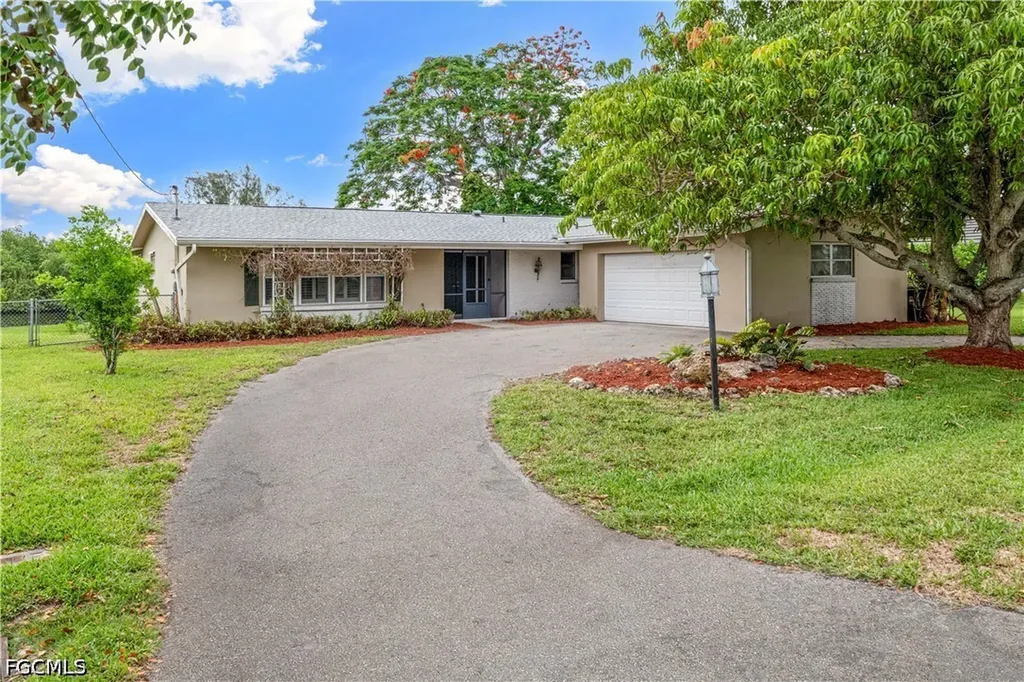 2160 Channel Way North Fort Myers FL 33917