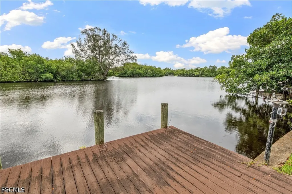 2160 Channel Way North Fort Myers FL 33917