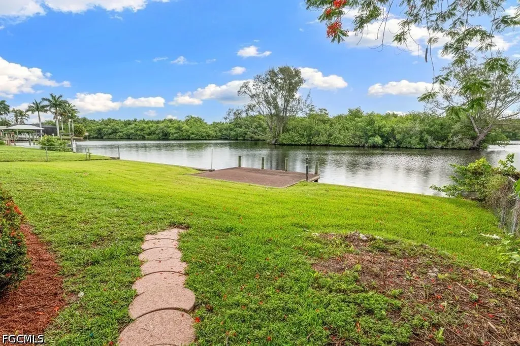 2160 Channel Way North Fort Myers FL 33917