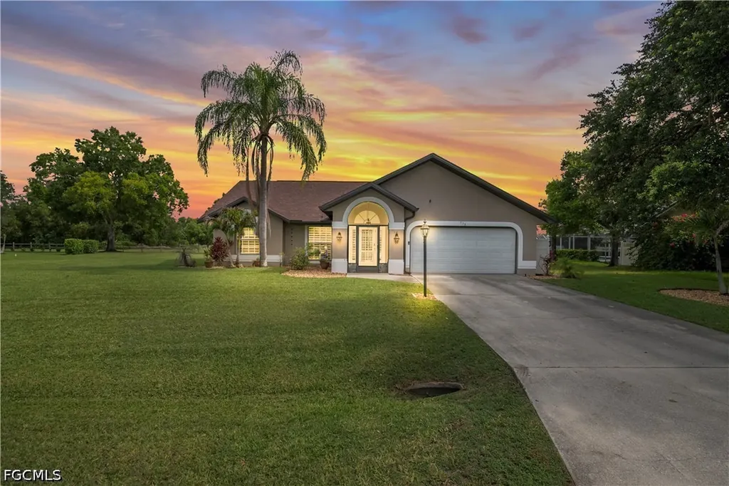 538 Whispering Wind Bend Lehigh Acres FL 33974