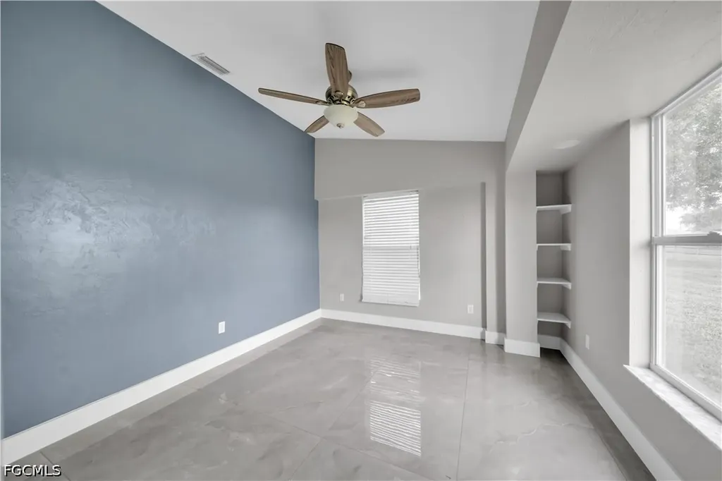 538 Whispering Wind Bend Lehigh Acres FL 33974