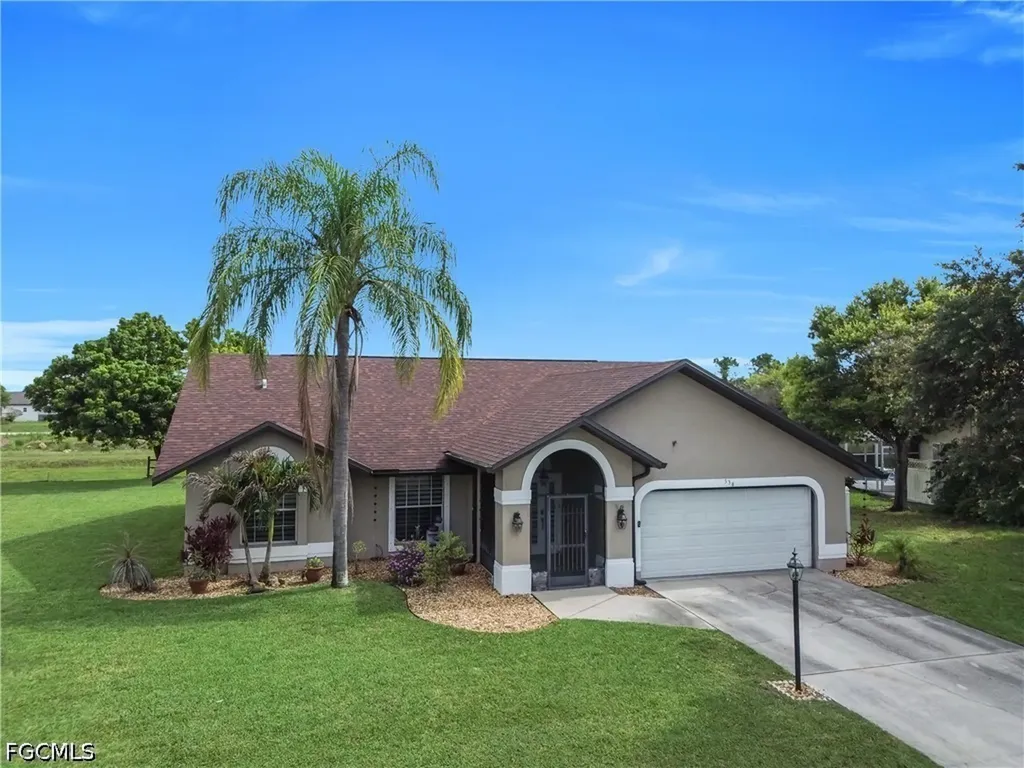 538 Whispering Wind Bend Lehigh Acres FL 33974