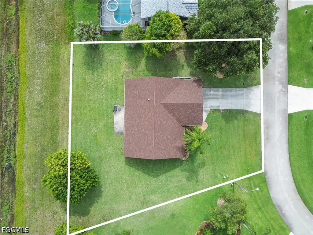 538 Whispering Wind Bend Lehigh Acres FL 33974