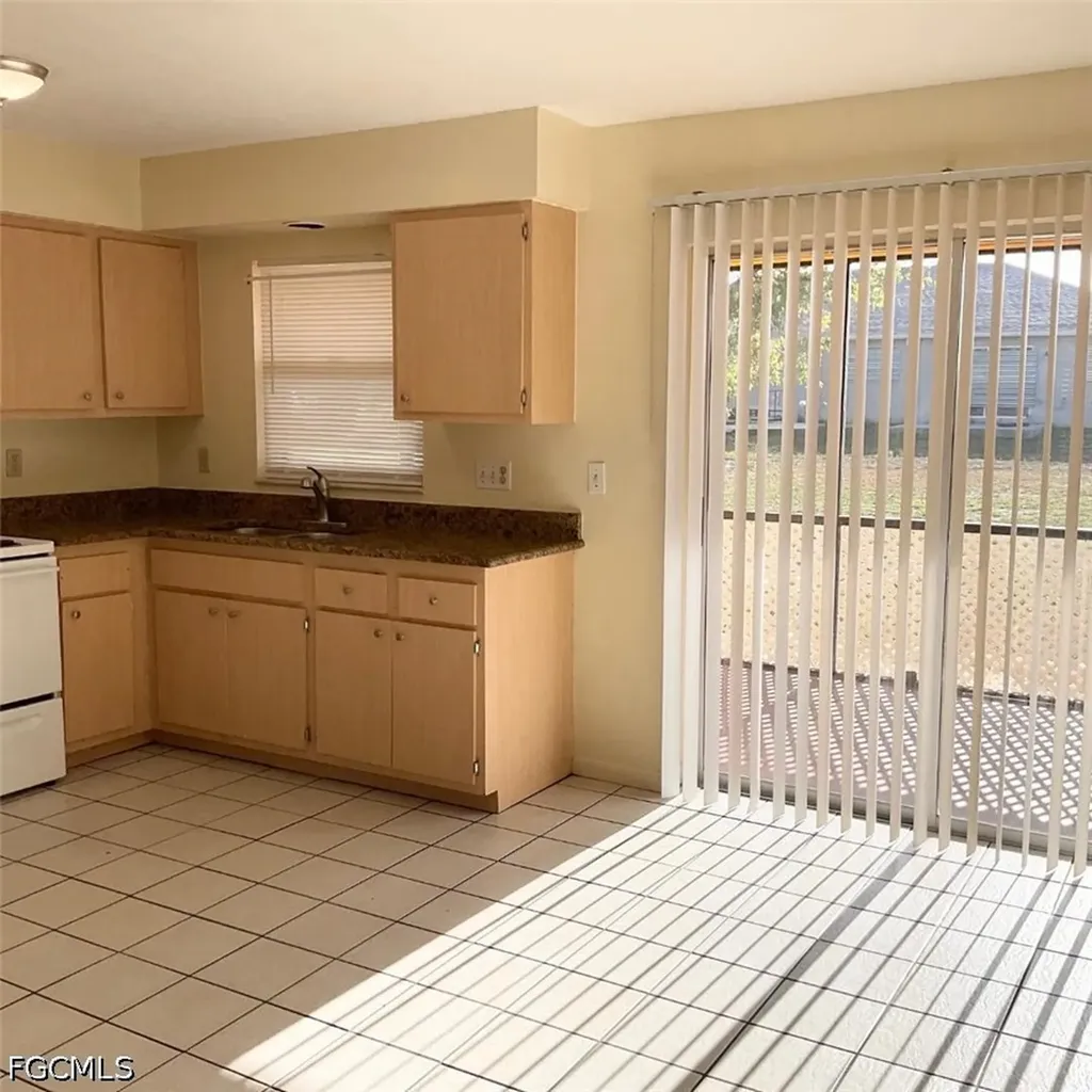 1423 Andalusia Boulevard Cape Coral FL 33909