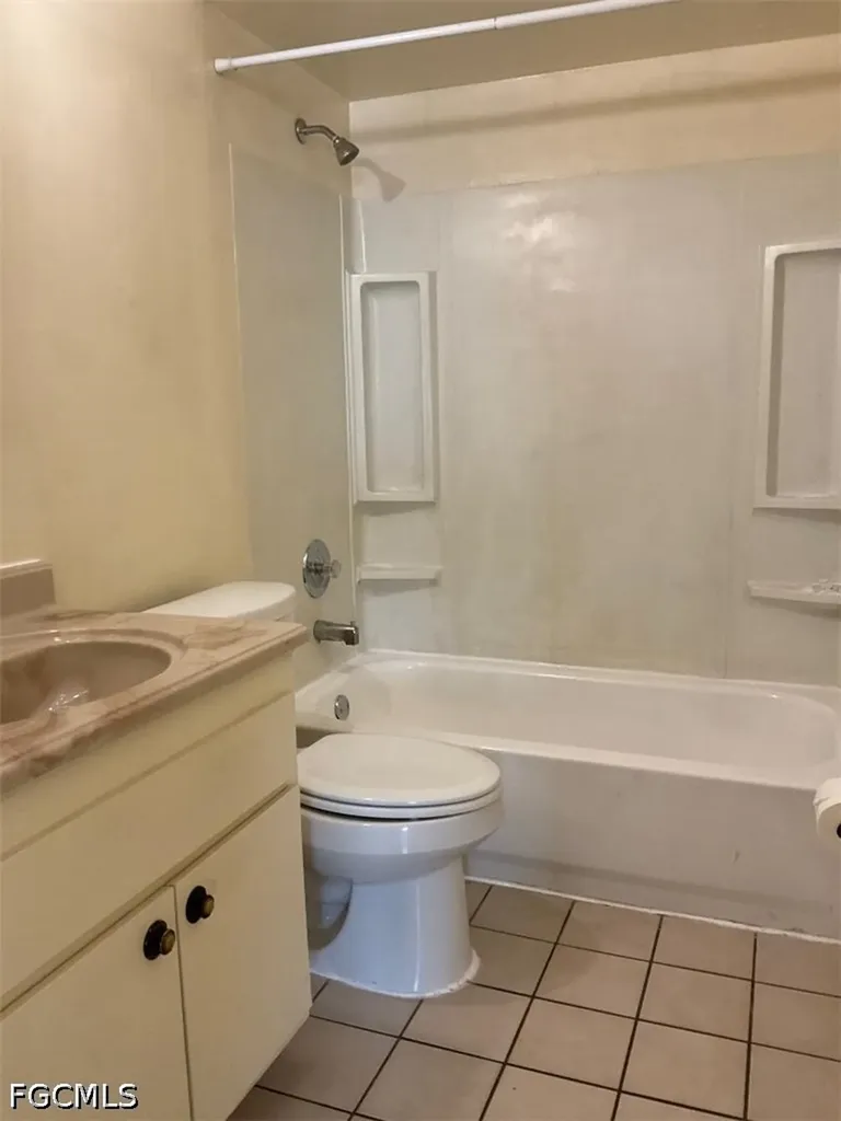 1423 Andalusia Boulevard Cape Coral FL 33909