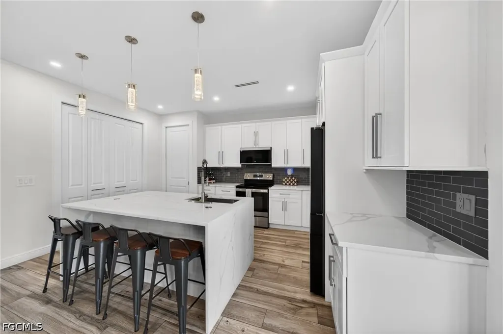 1902 NE 20th Street Cape Coral FL 33909
