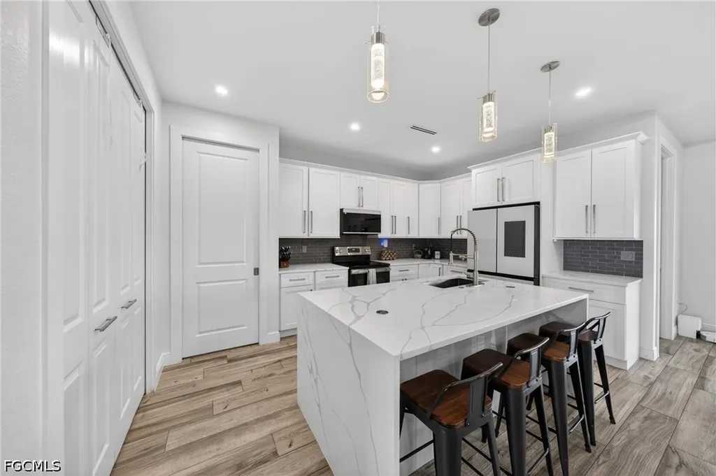 1902 NE 20th Street Cape Coral FL 33909