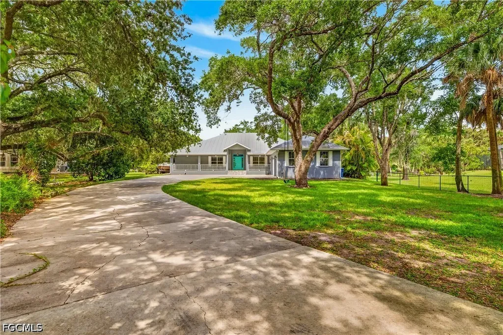 Fort Myers FL, 4701 Lone Pine Court