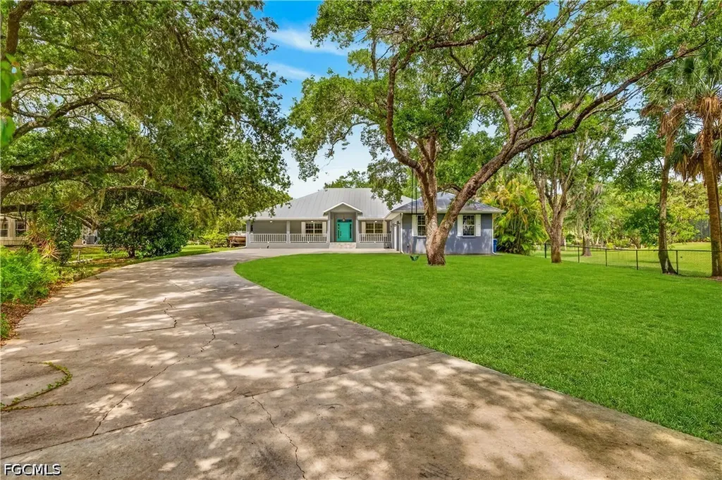 4701 Lone Pine Court Fort Myers FL 33905