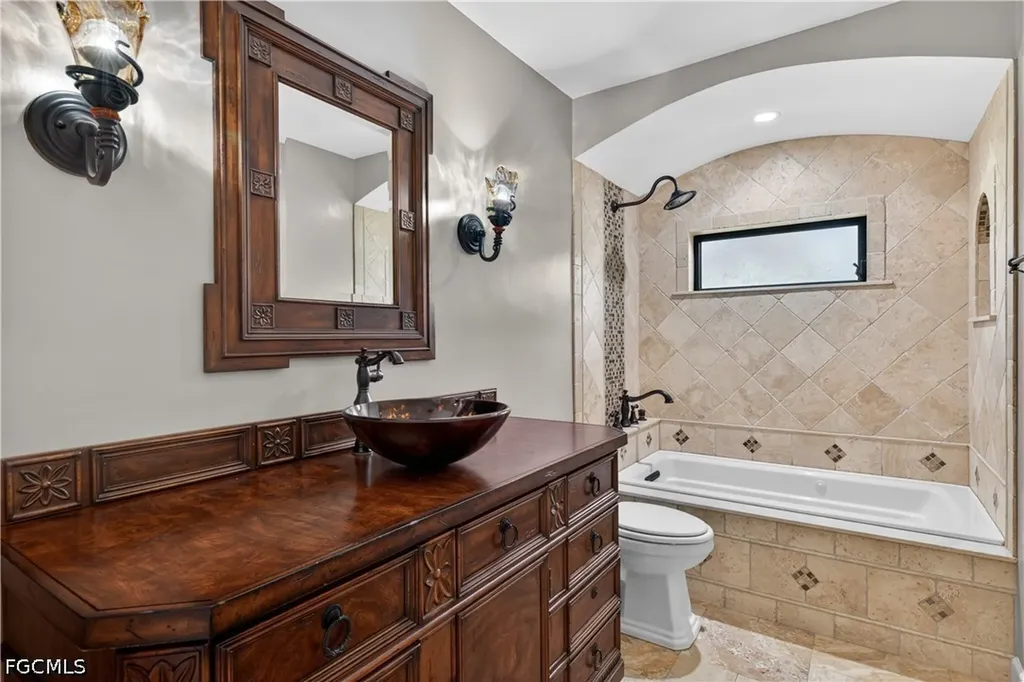 4701 Lone Pine Court Fort Myers FL 33905