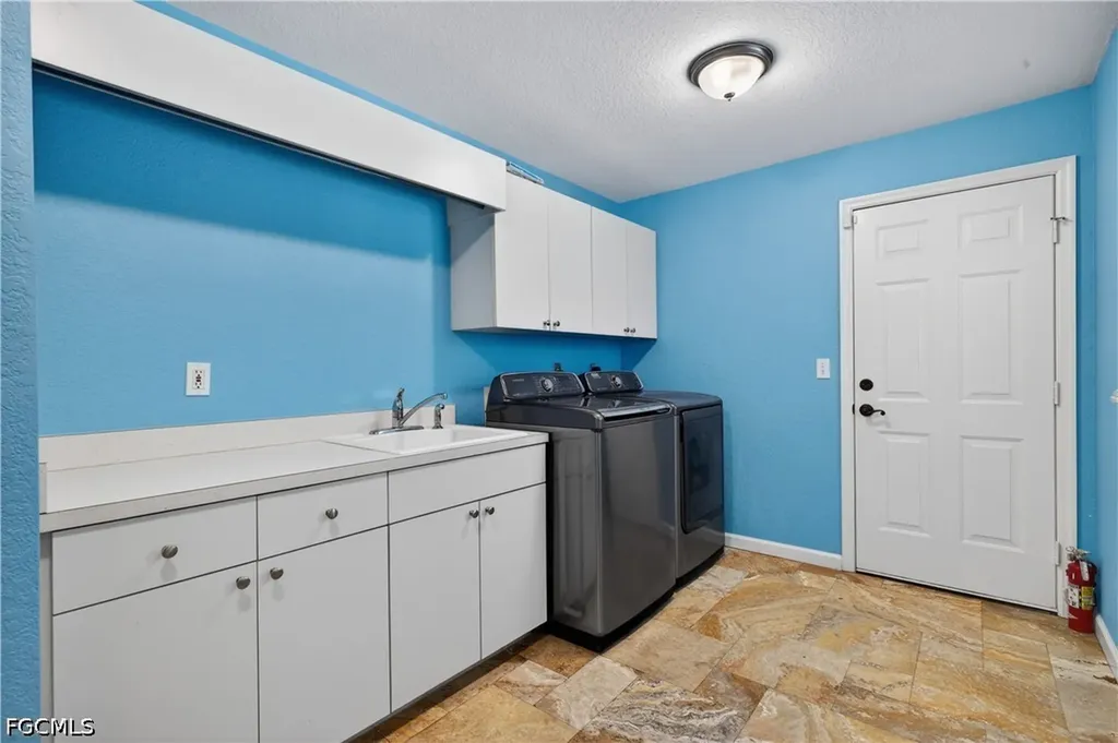 4701 Lone Pine Court Fort Myers FL 33905