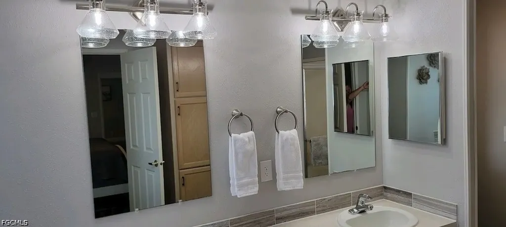 3089 Skipper Lane St. James City FL 33956