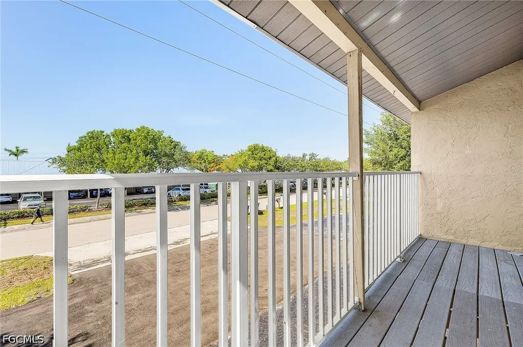 1269 SE 8th Terrace Cape Coral FL 33990