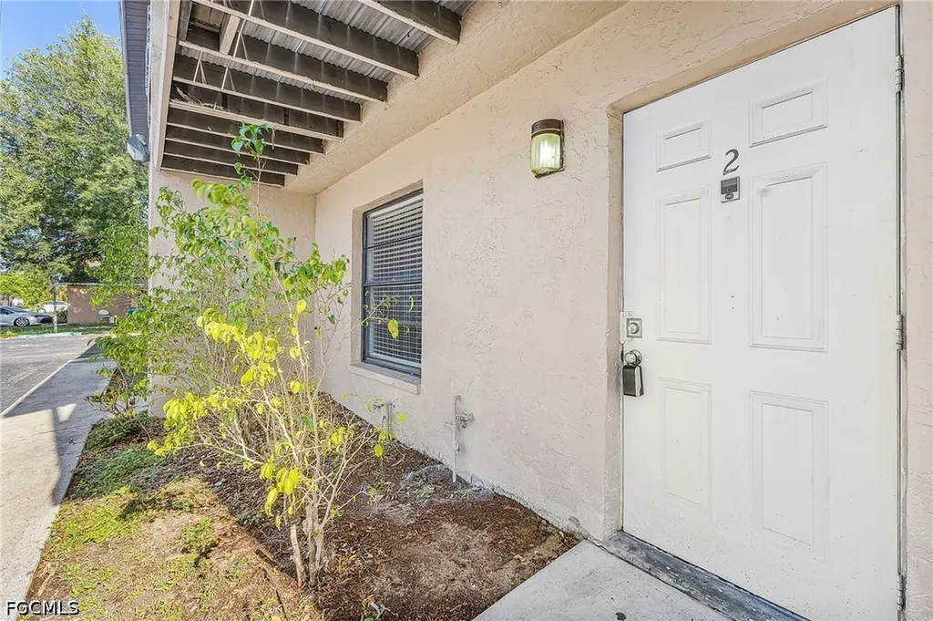 1269 SE 8th Terrace Cape Coral FL 33990