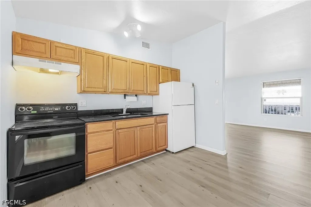 1269 SE 8th Terrace Cape Coral FL 33990