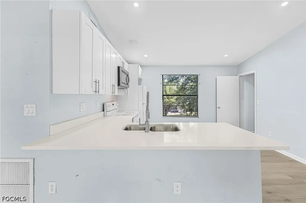1269 SE 8th Terrace Cape Coral FL 33990