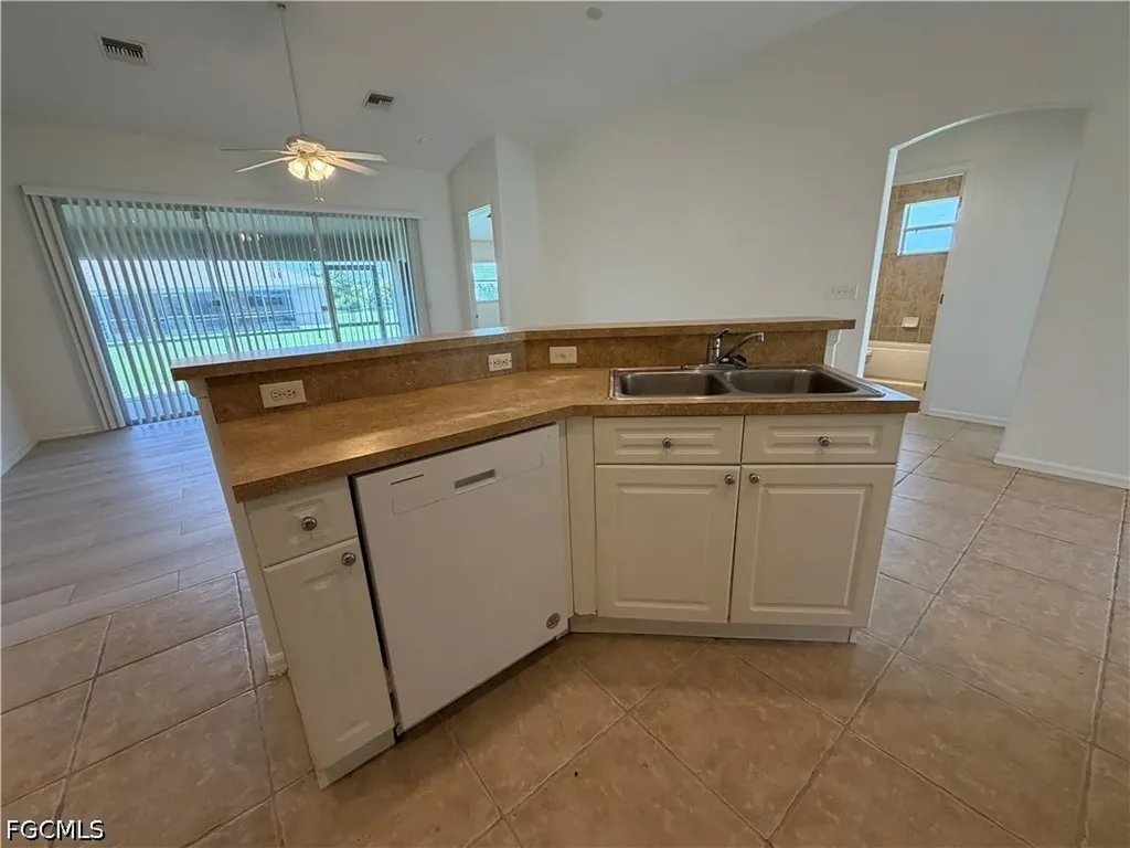 544 SE 7th Street Cape Coral FL 33990