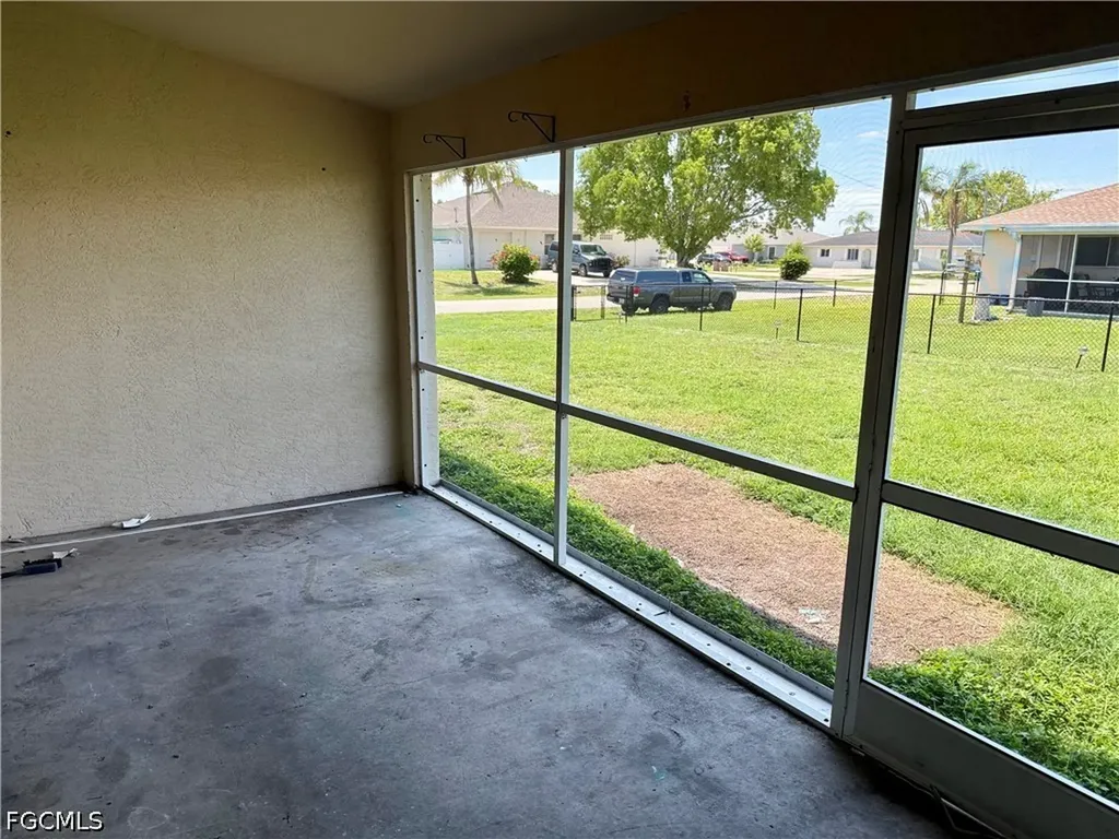 544 SE 7th Street Cape Coral FL 33990
