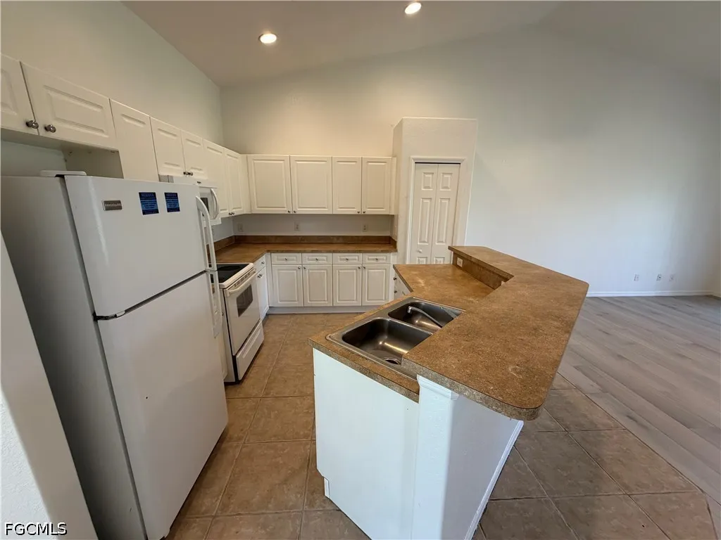 544 SE 7th Street Cape Coral FL 33990