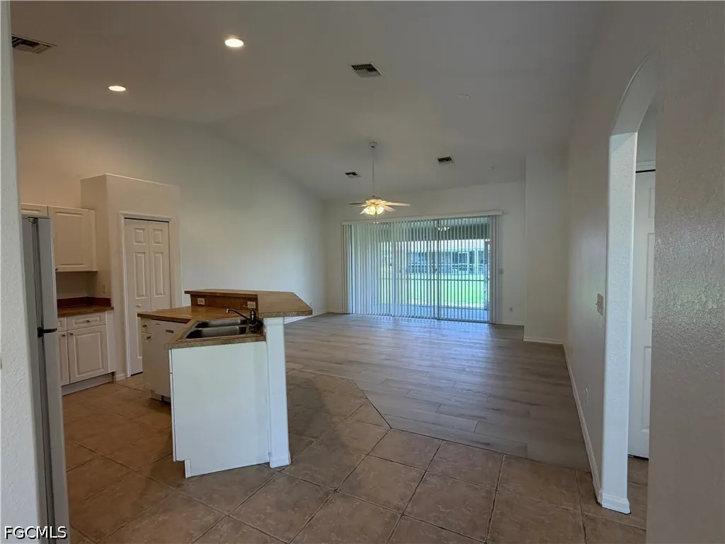 544 SE 7th Street Cape Coral FL 33990