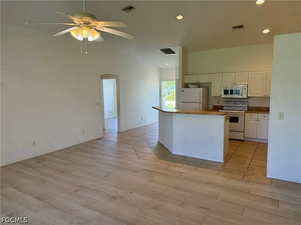 544 SE 7th Street Cape Coral FL 33990