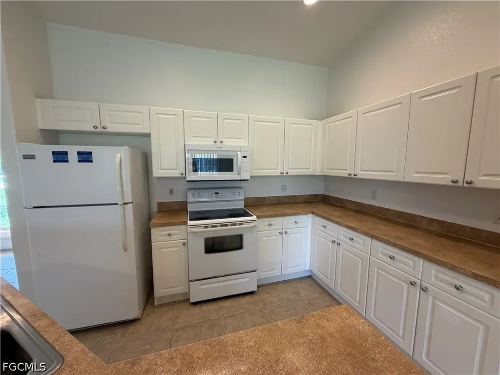 544 SE 7th Street Cape Coral FL 33990