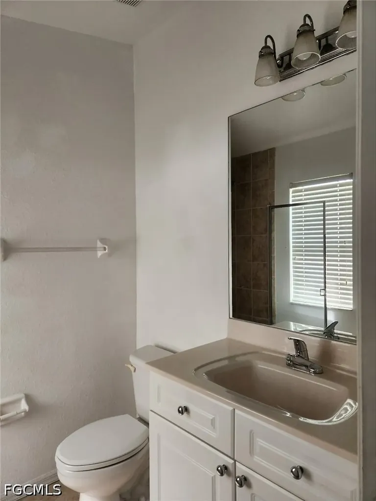 544 SE 7th Street Cape Coral FL 33990