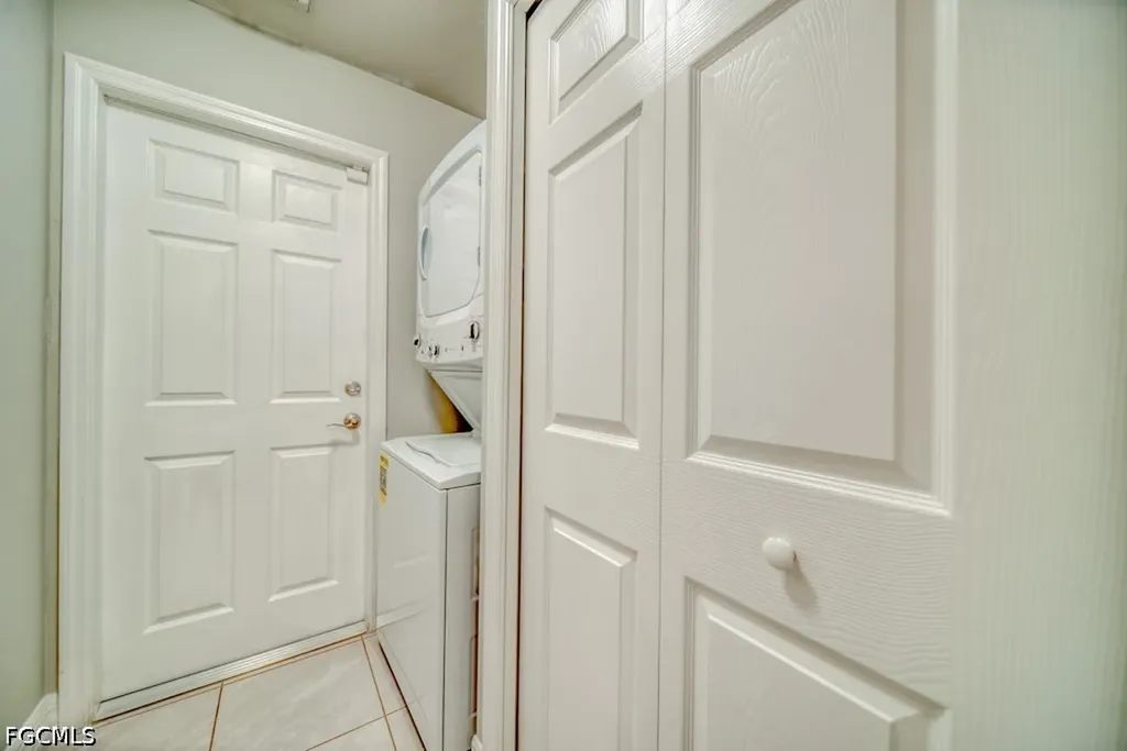 520 Wilmington Parkway Cape Coral FL 33993