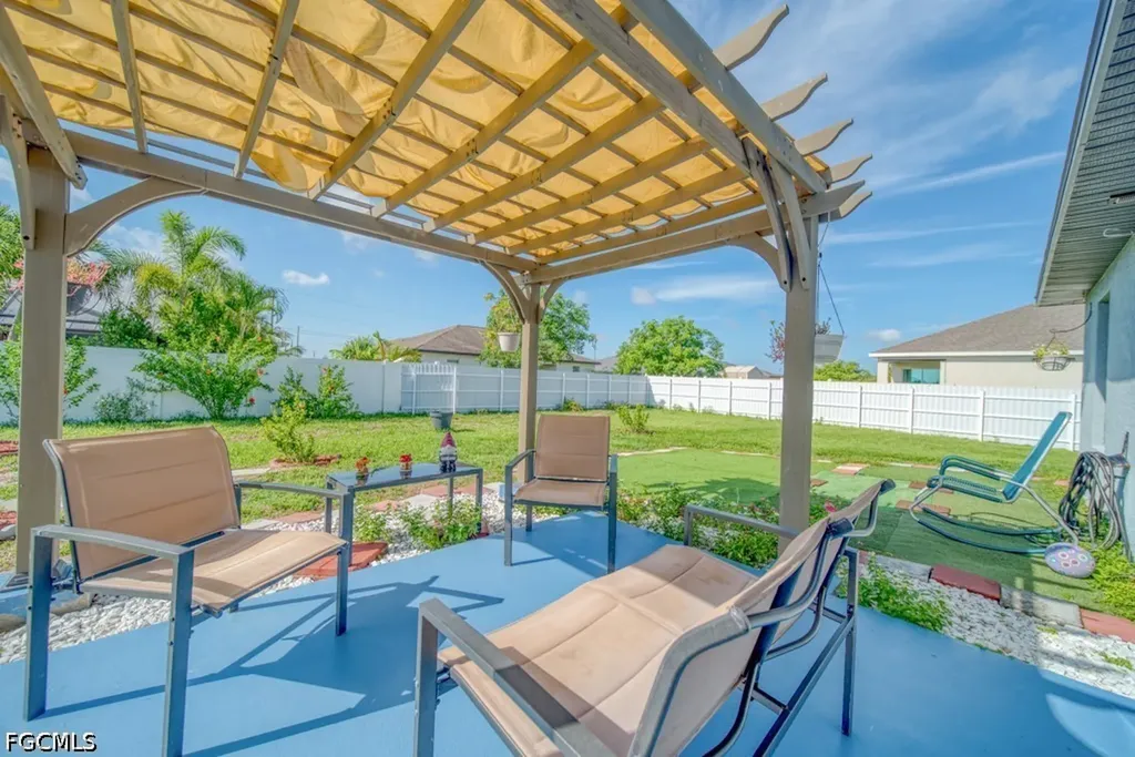 520 Wilmington Parkway Cape Coral FL 33993