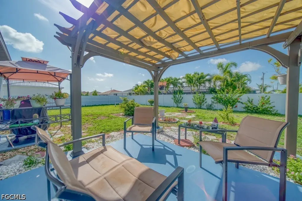 520 Wilmington Parkway Cape Coral FL 33993