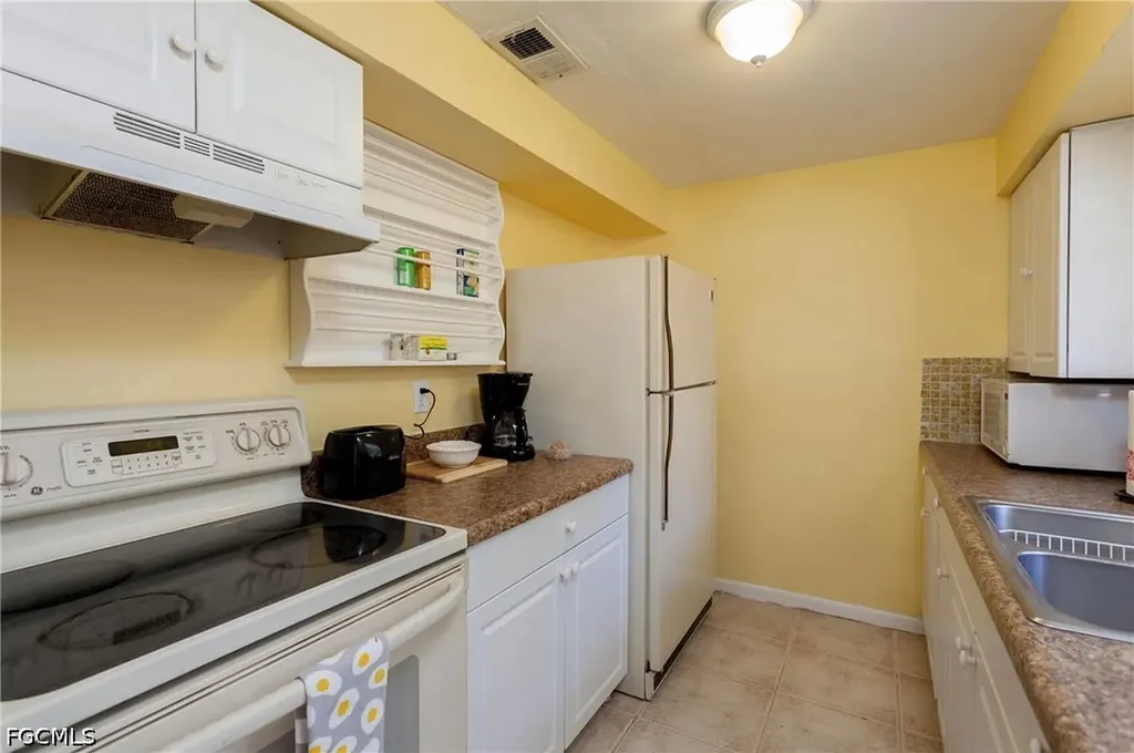 11093 Kelly Road Fort Myers FL 33908
