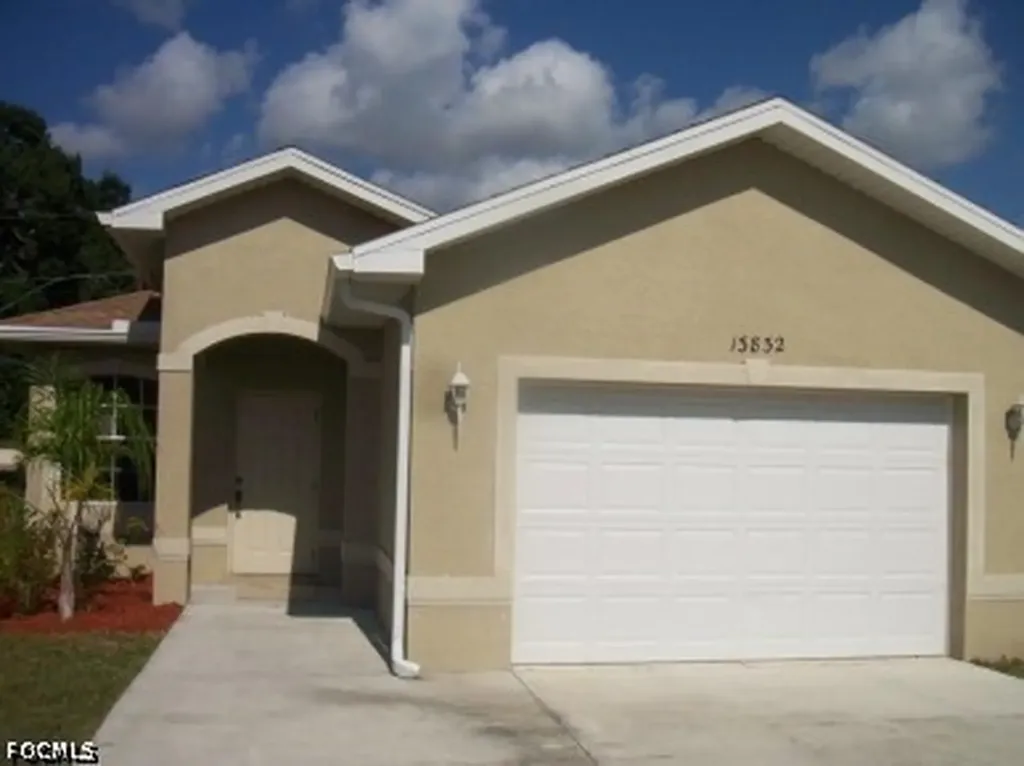 13832 1st Street Fort Myers FL 33905