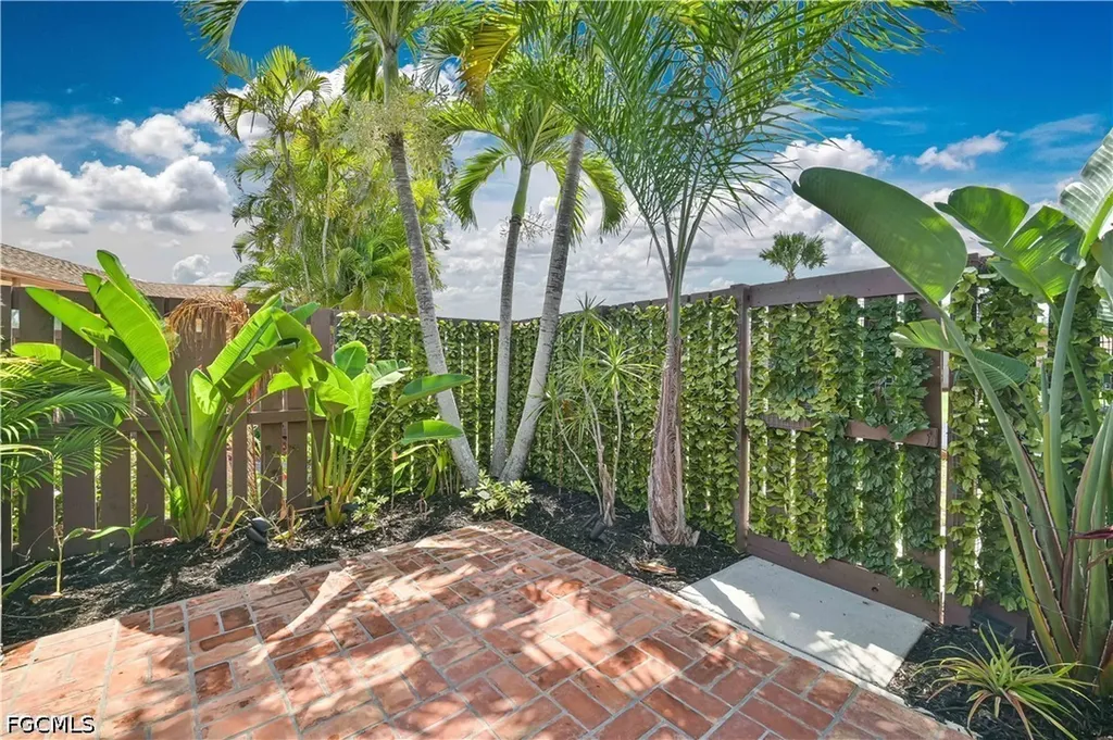 6386 Royal Woods Drive Fort Myers FL 33908
