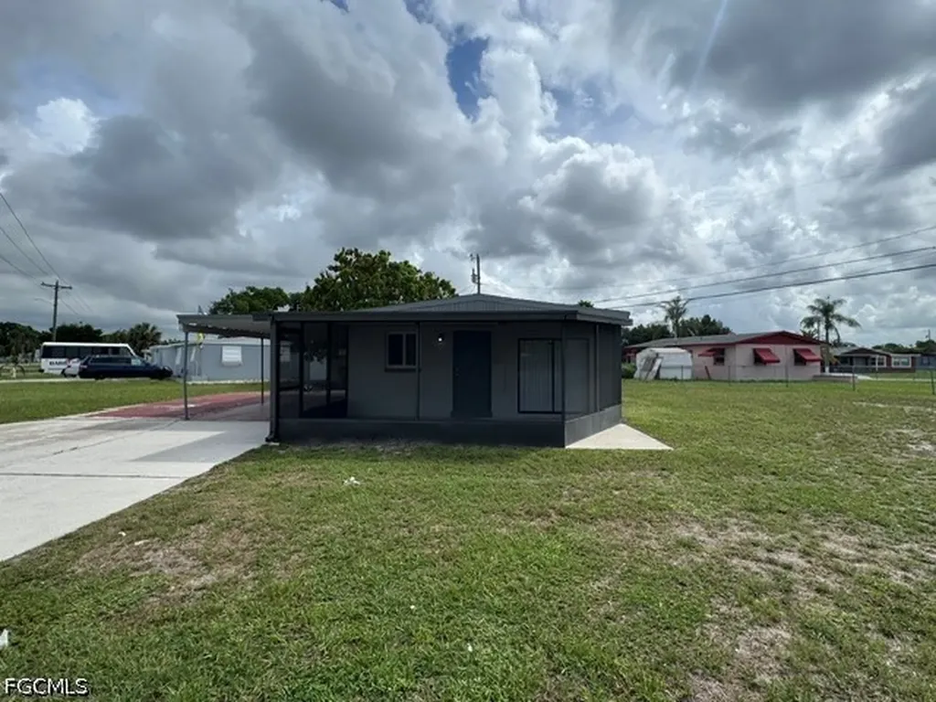 26 Alabama Road S Lehigh Acres FL 33936