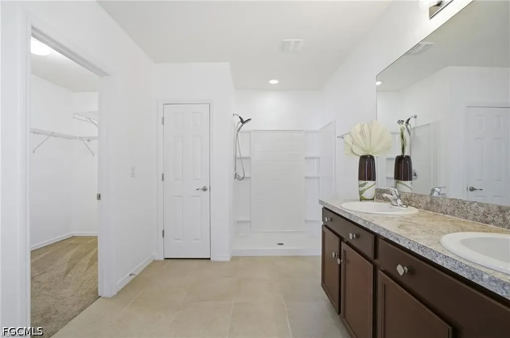 10884 Marble Brook Boulevard Lehigh Acres FL 33936