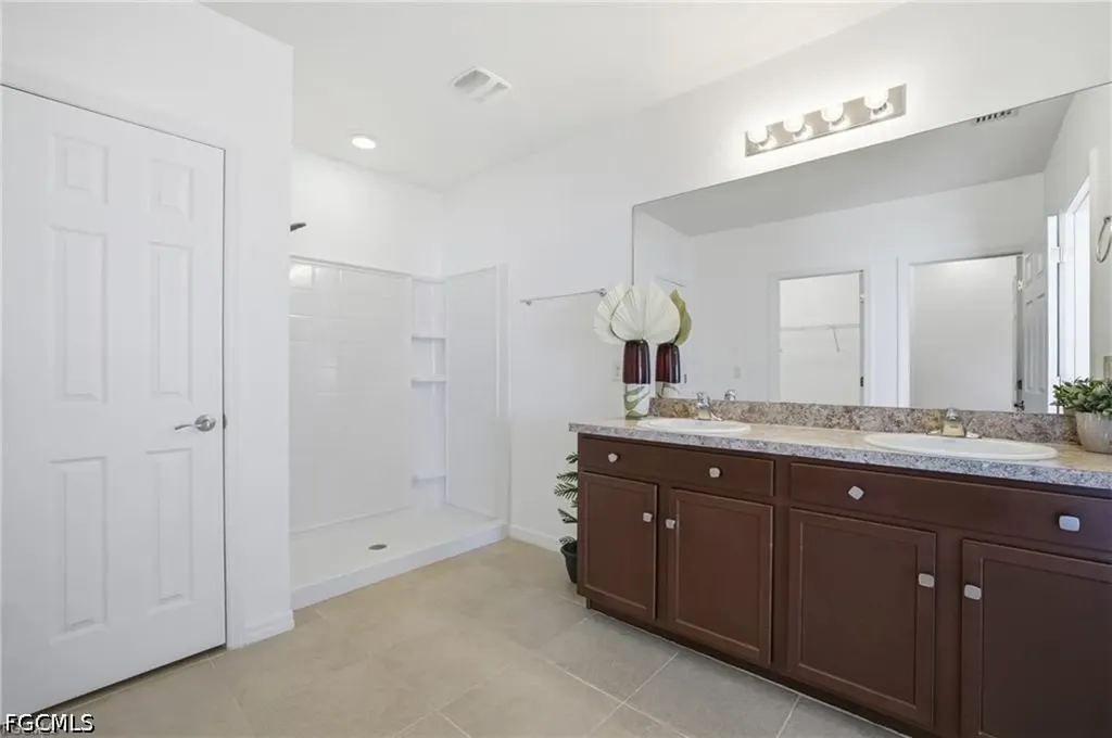 10884 Marble Brook Boulevard Lehigh Acres FL 33936