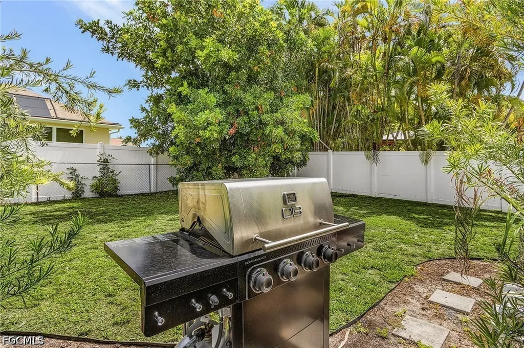 245 SW 44th Terrace Cape Coral FL 33914