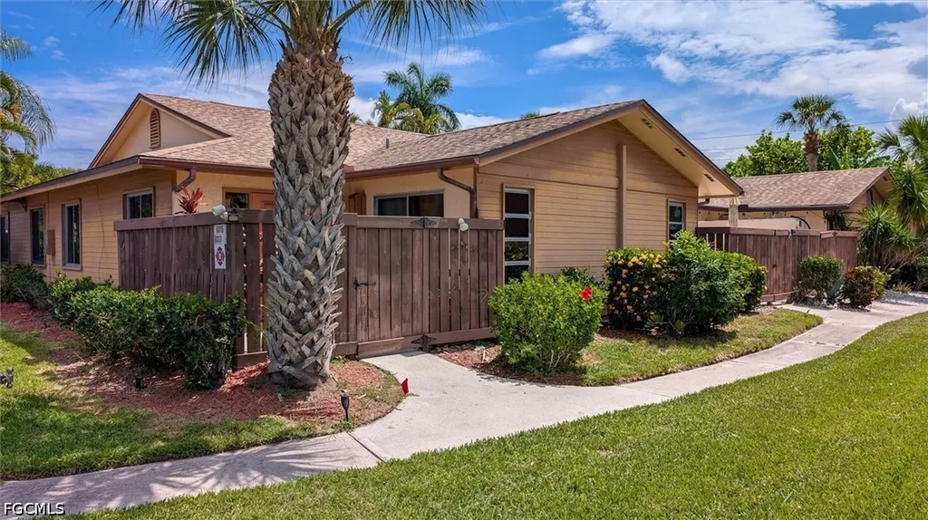6315 Royal Woods Drive Fort Myers FL 33908