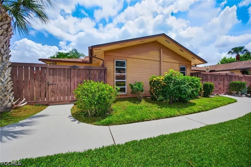 6315 Royal Woods Drive Fort Myers FL 33908