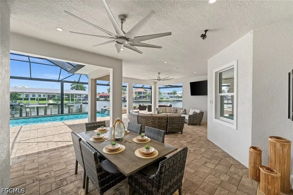 105 SW 52nd Street Cape Coral FL 33914