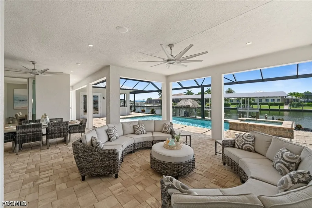 105 SW 52nd Street Cape Coral FL 33914