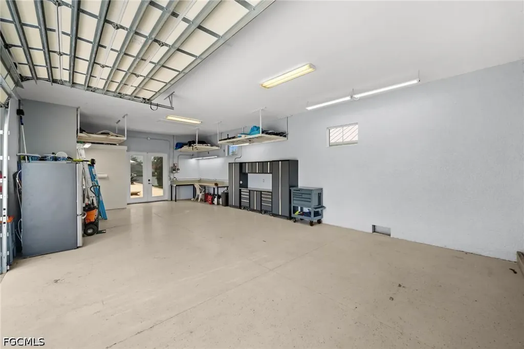 105 SW 52nd Street Cape Coral FL 33914