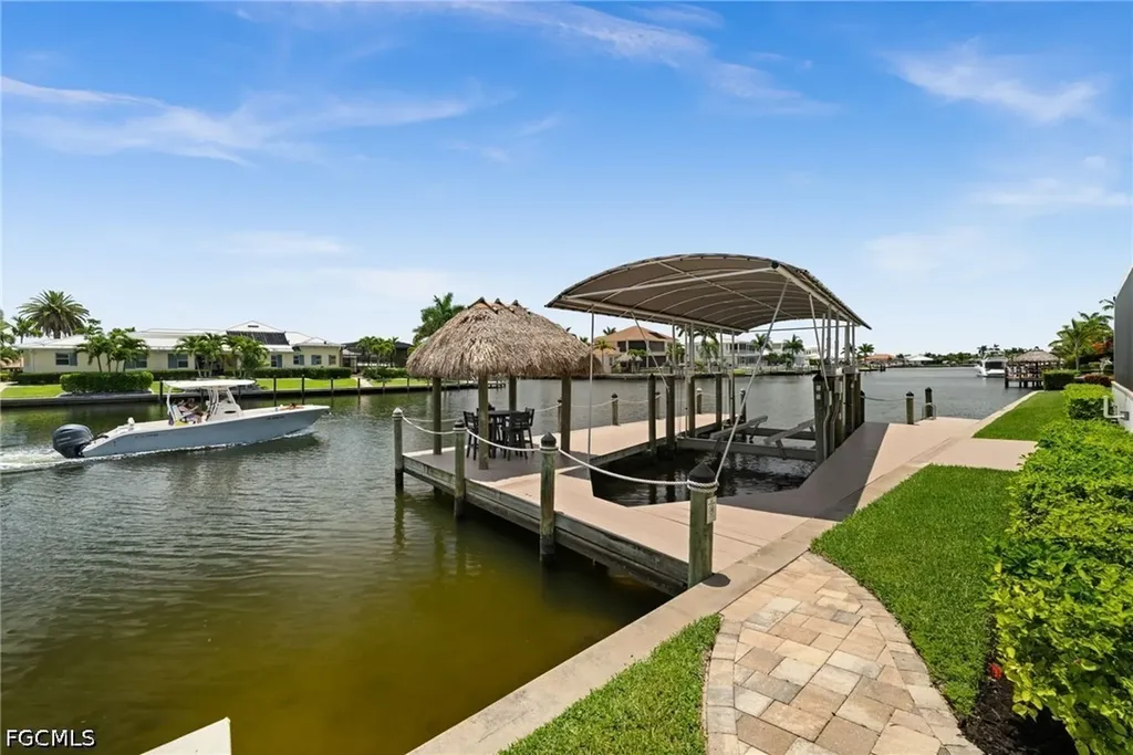 105 SW 52nd Street Cape Coral FL 33914