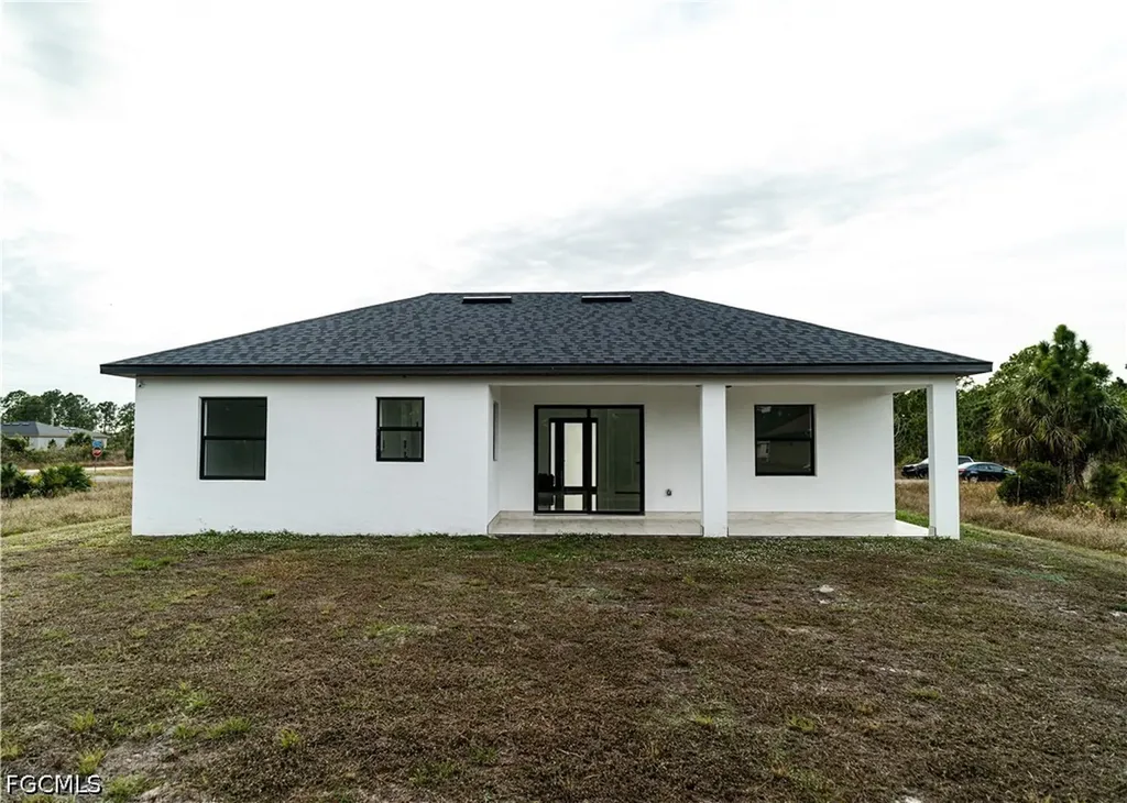 987 Edgerton Avenue Lehigh Acres FL 33974