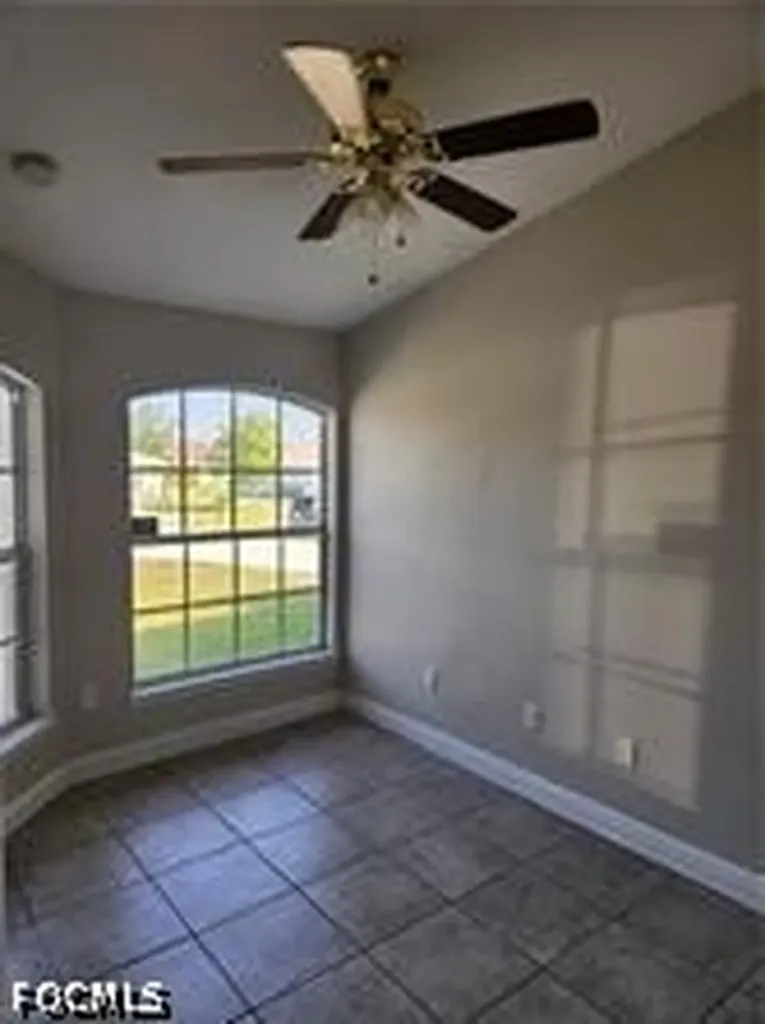 522 SE 6th Place Cape Coral FL 33990