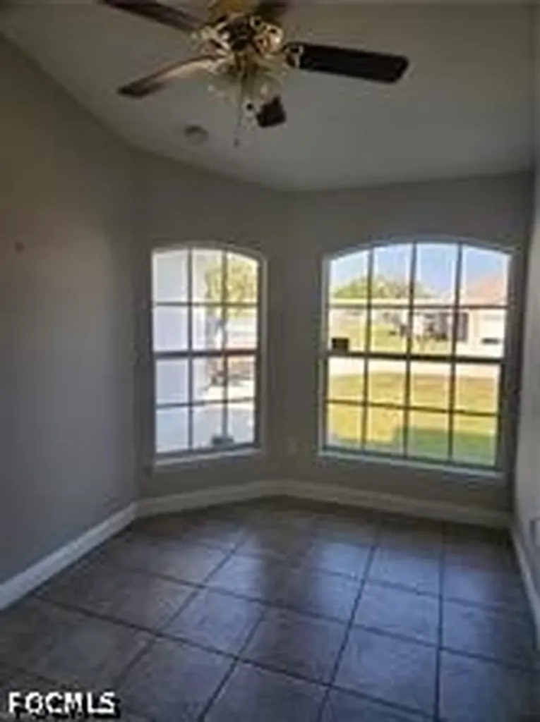 522 SE 6th Place Cape Coral FL 33990