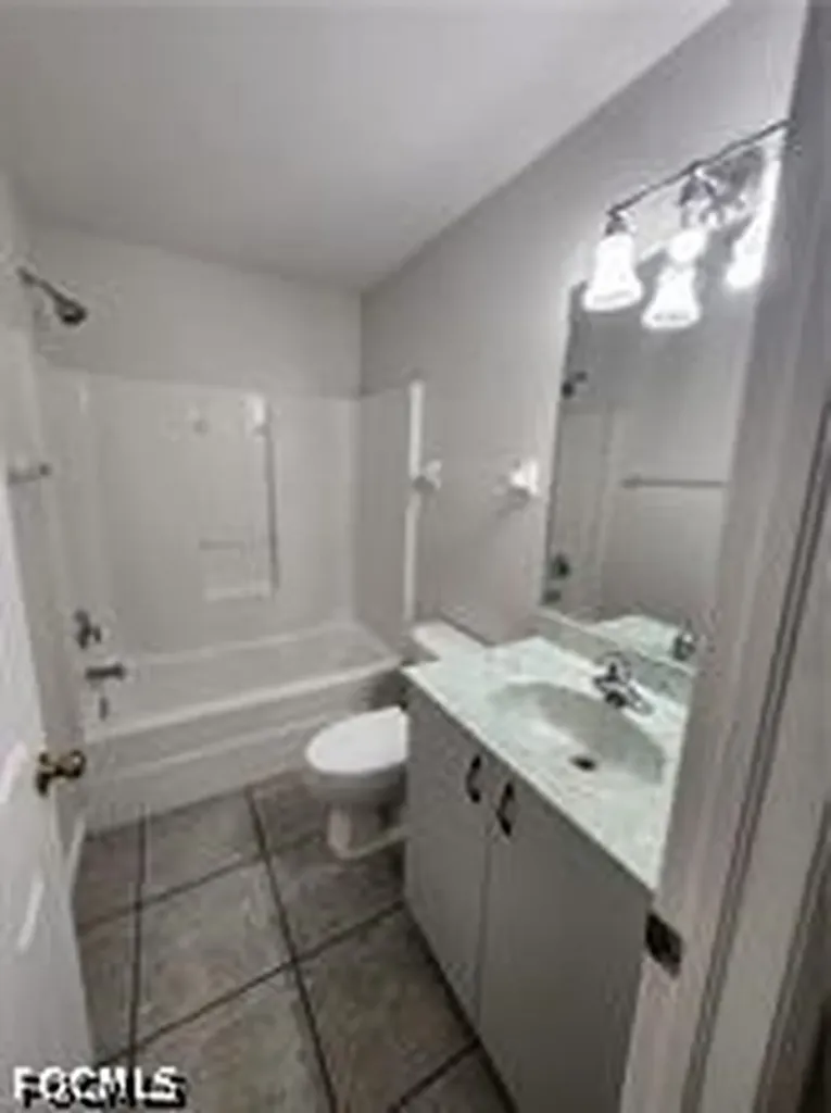 522 SE 6th Place Cape Coral FL 33990