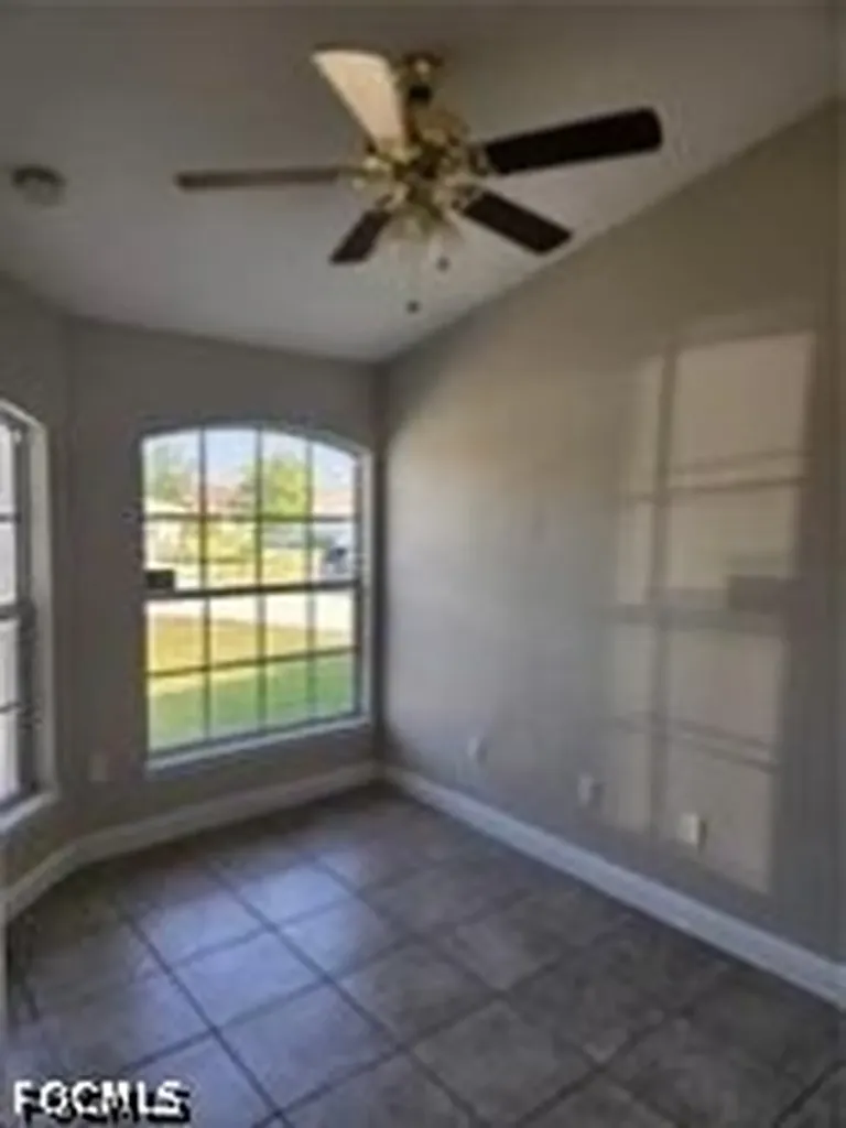 522 SE 6th Place Cape Coral FL 33990